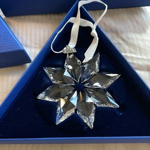Swarovski Crystal Star Ornament 2013. NIB